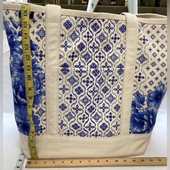 Lands end Large Blue and White Floral , open Tote Bag, 100% cotton canvas. - Picture 4 of 11